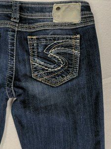 Silver Jeans Twisted Capri Women Size W26(29" waist) Distressed Denim Blue Jeans